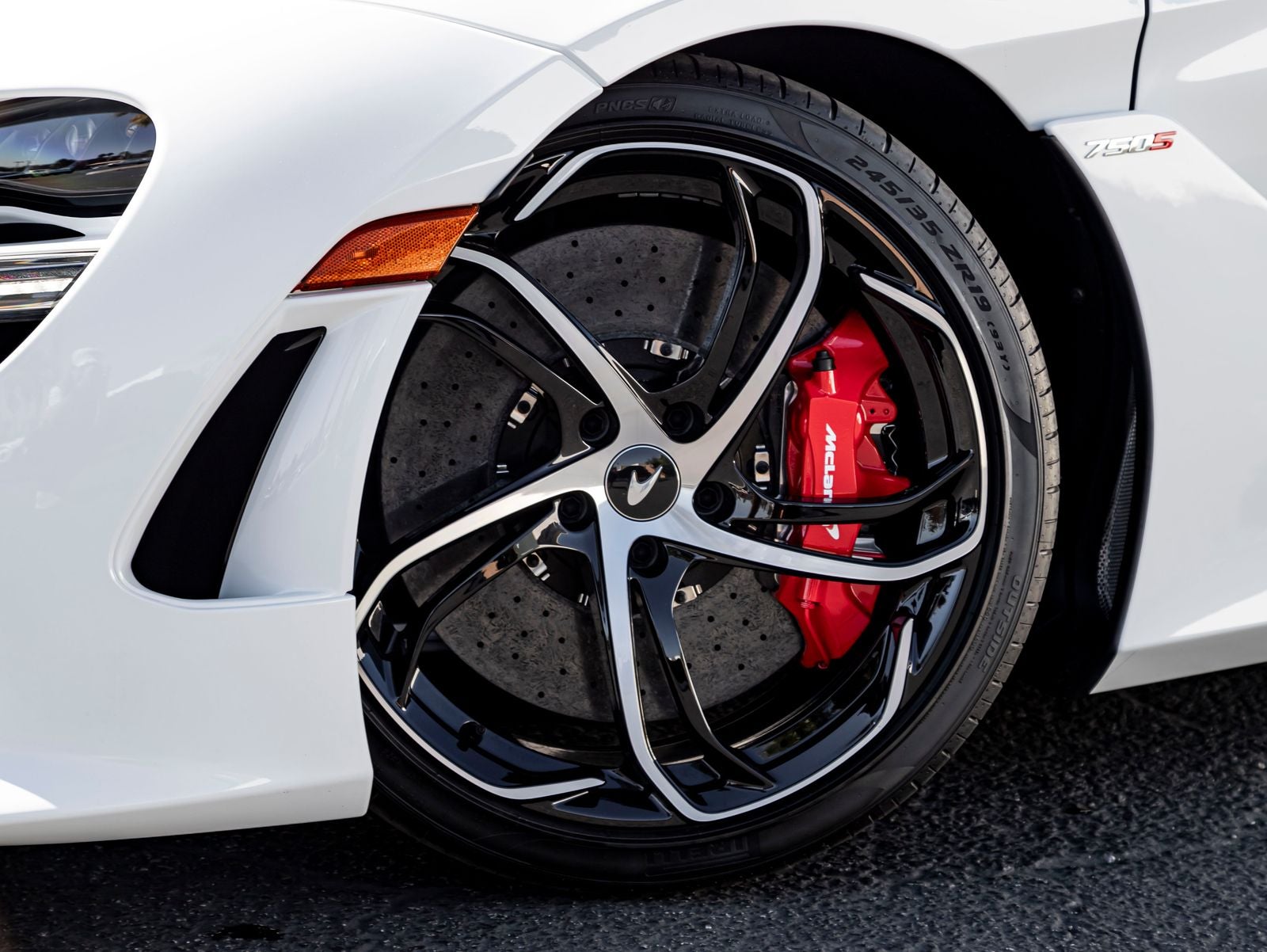 2024 McLaren 750S Base