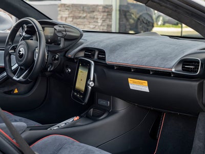 2025 McLaren Artura Base