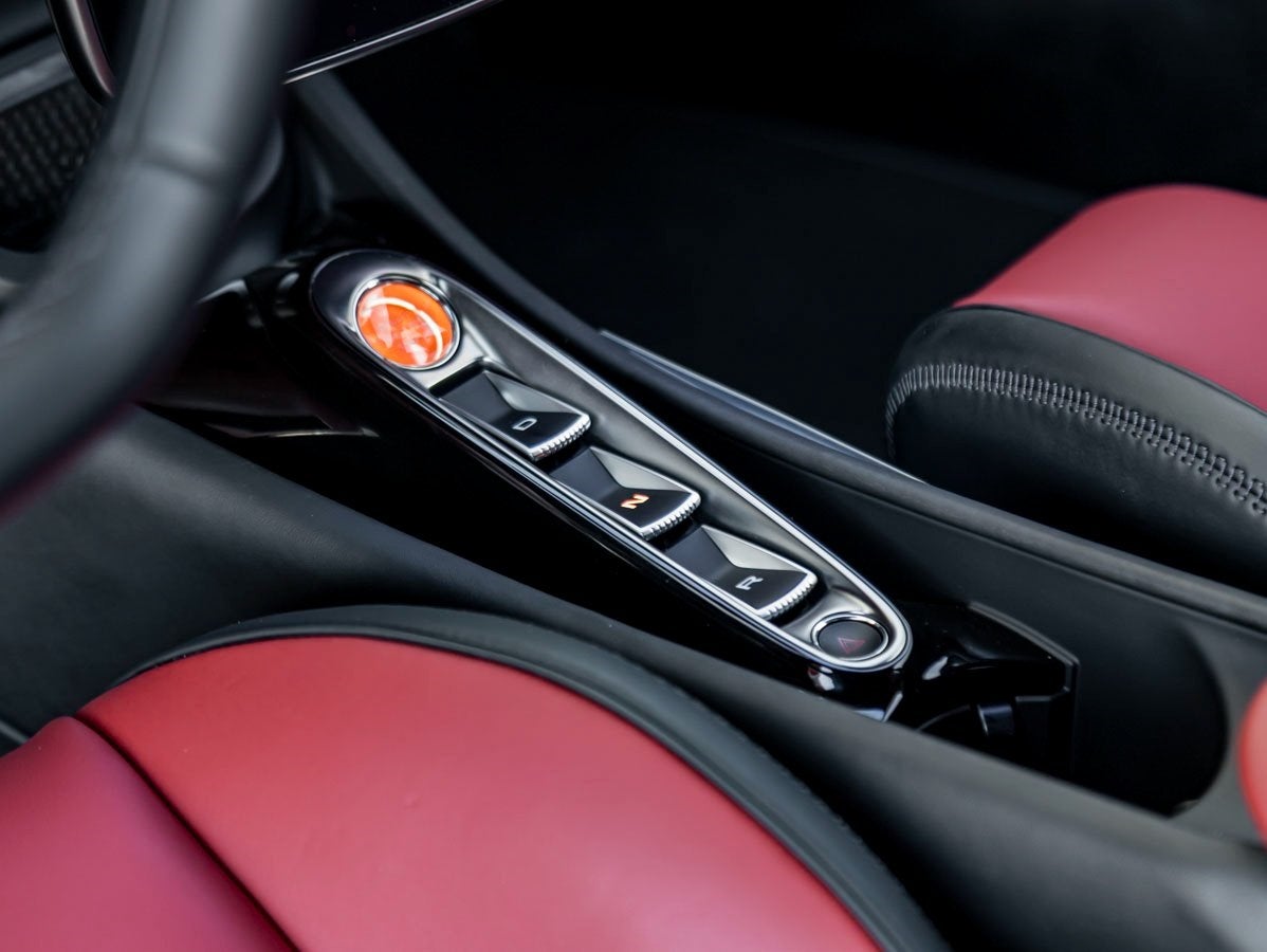 2025 McLaren Artura TechLux