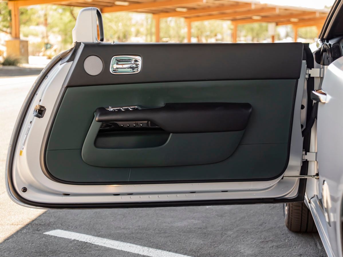 2016 Rolls-Royce Dawn Base