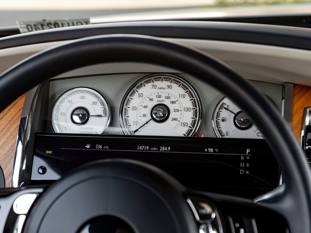 2016 Rolls-Royce Dawn Base