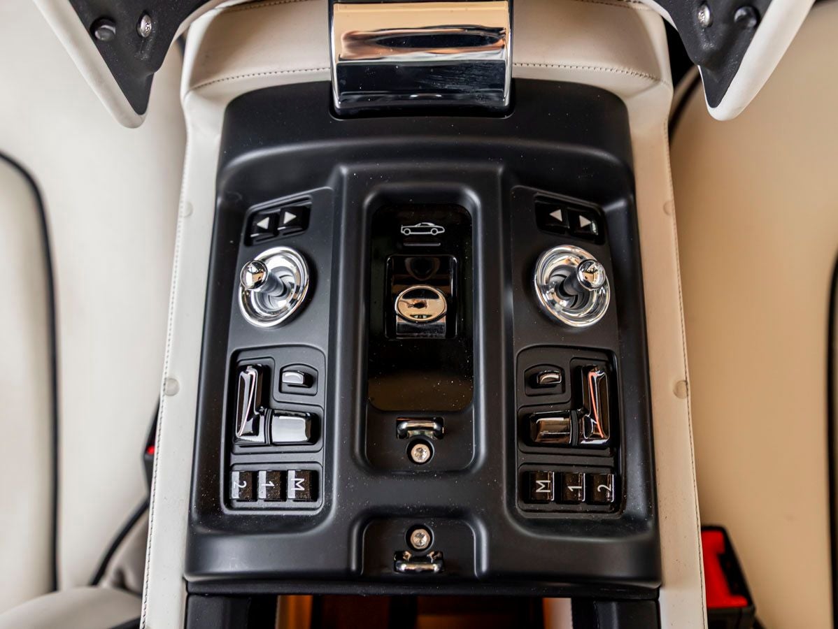 2015 Rolls-Royce Phantom Drophead Coupe 