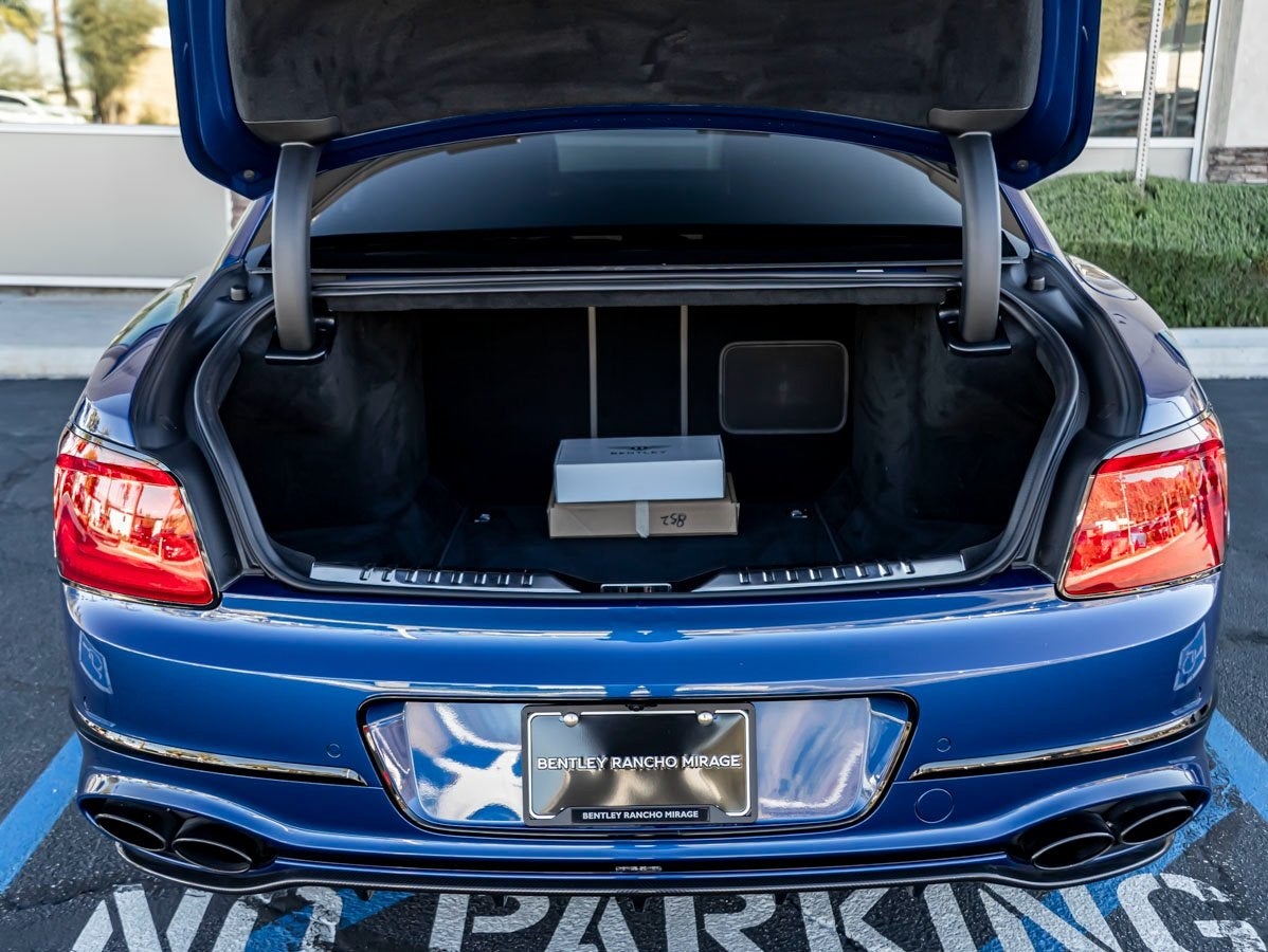 2023 Bentley Flying Spur V8