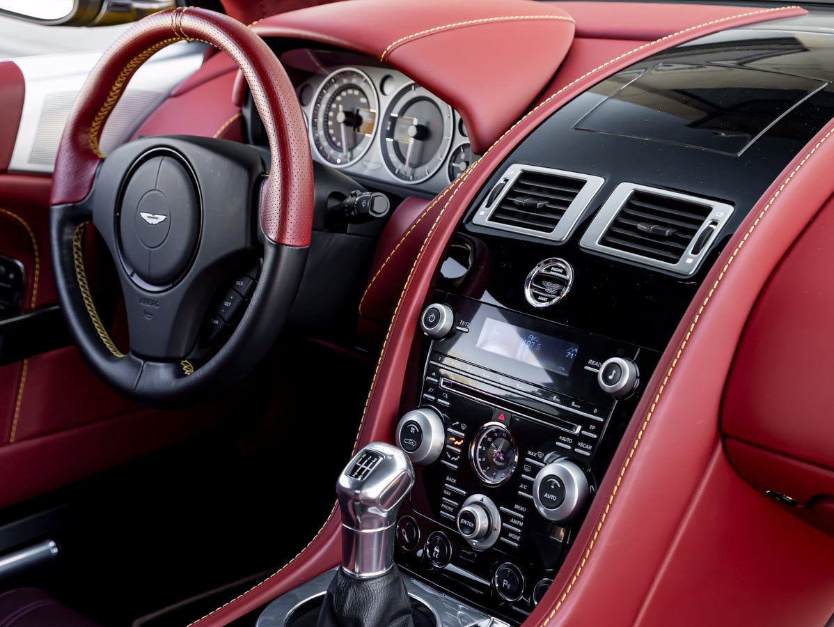 2009 Aston Martin DBS Base
