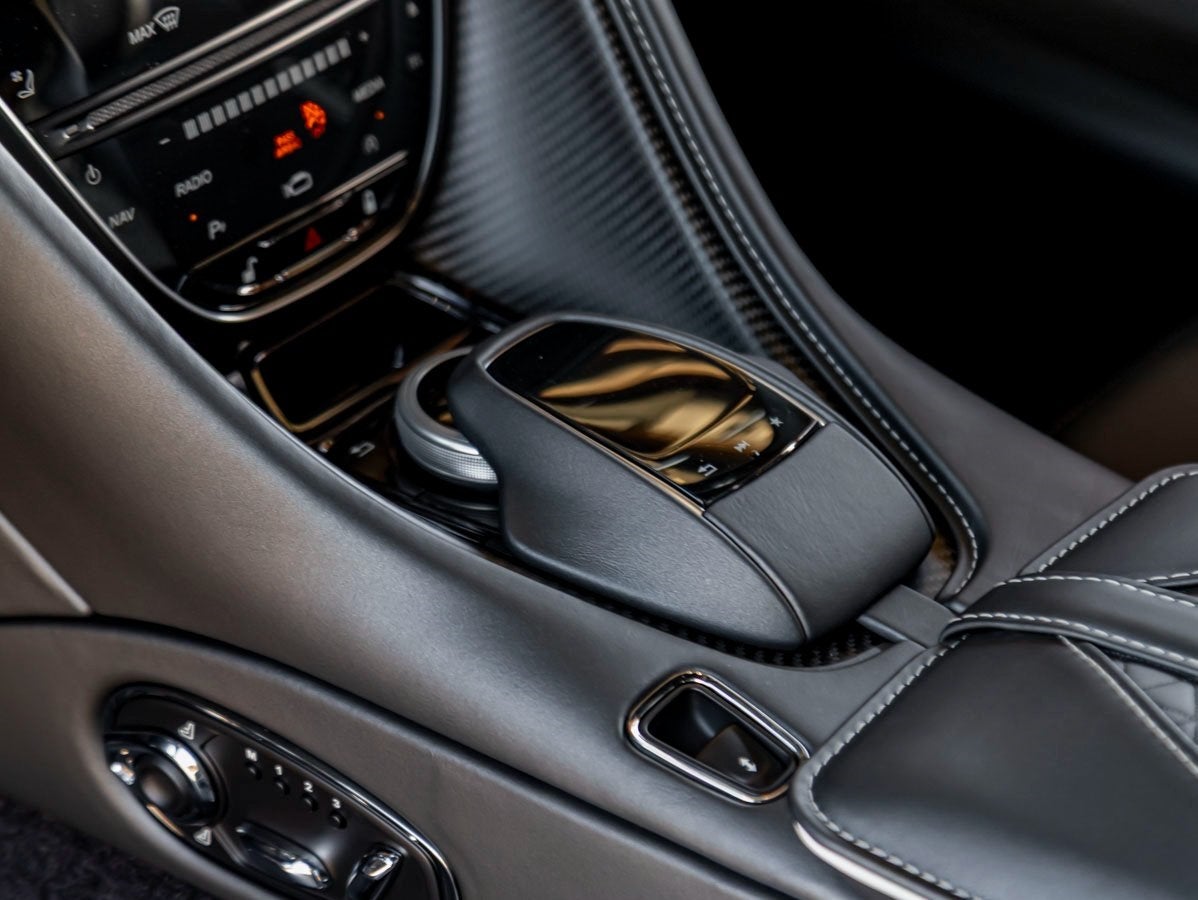 2022 Aston Martin DBS Superleggera