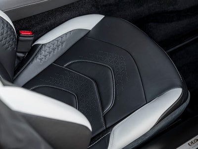 2022 Aston Martin DBS Superleggera