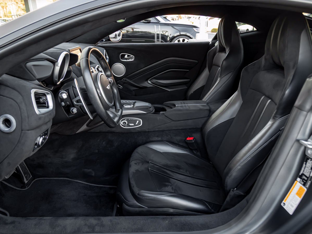 2021 Aston Martin Vantage Base