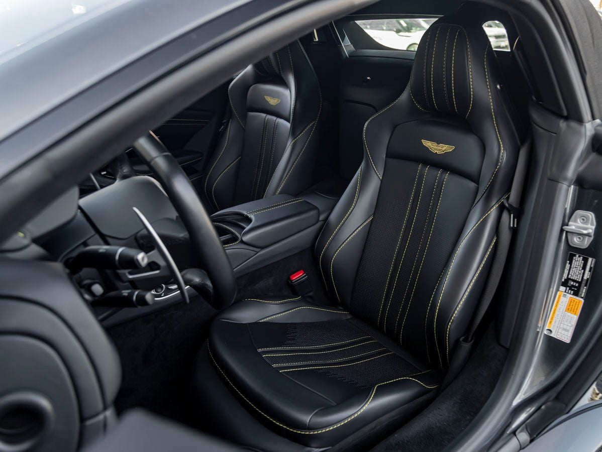 2023 Aston Martin Vantage Base