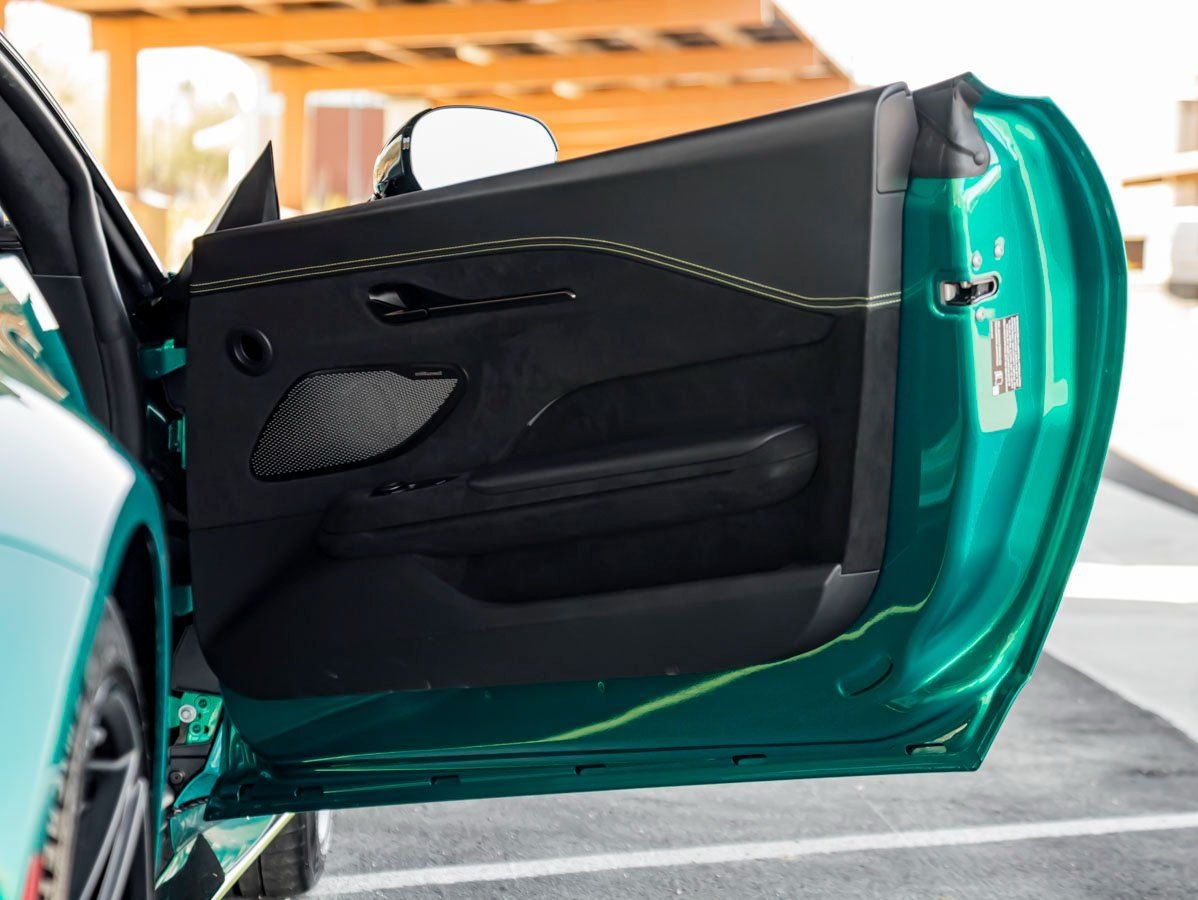 2025 Aston Martin Vantage Base