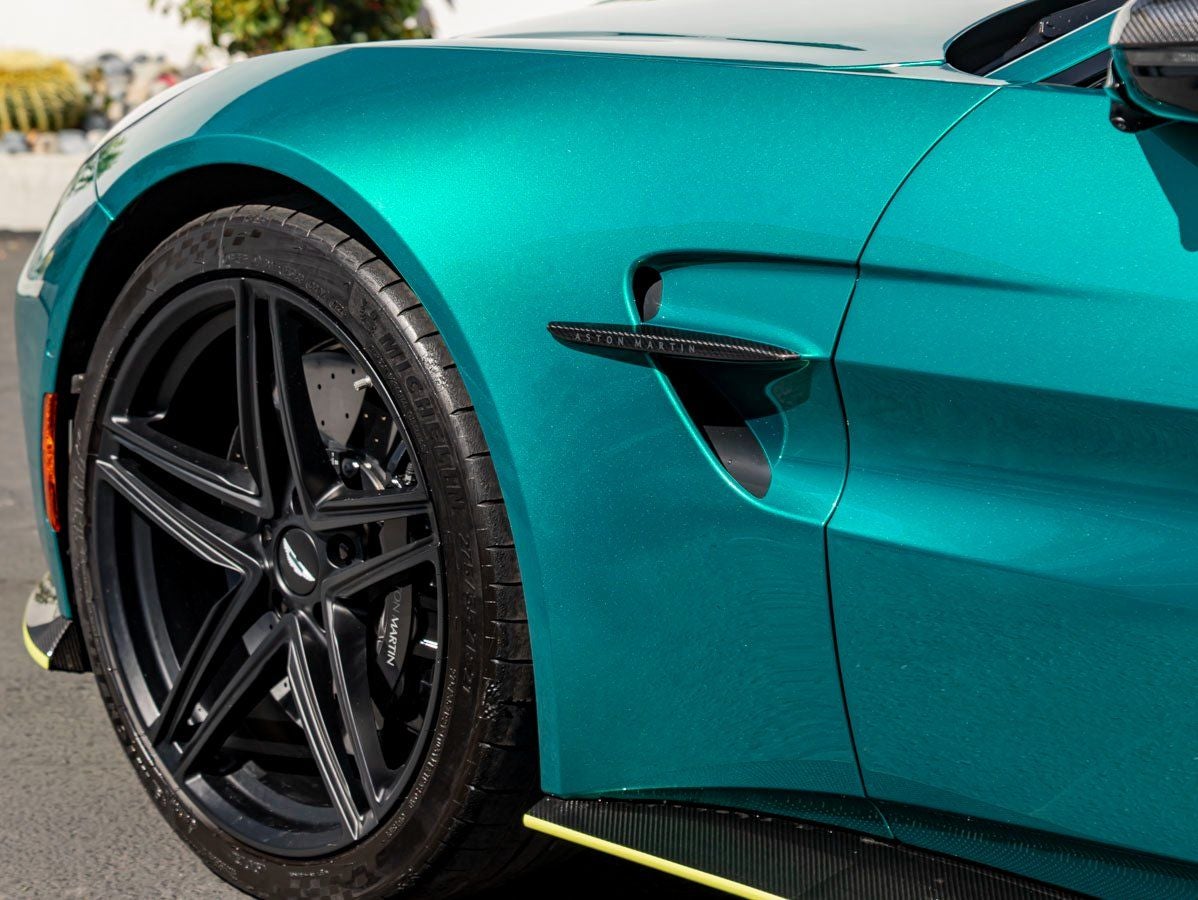 2025 Aston Martin Vantage Base