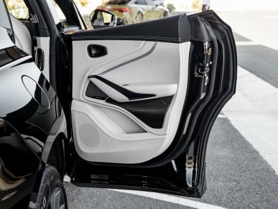 2025 Aston Martin DBX 707