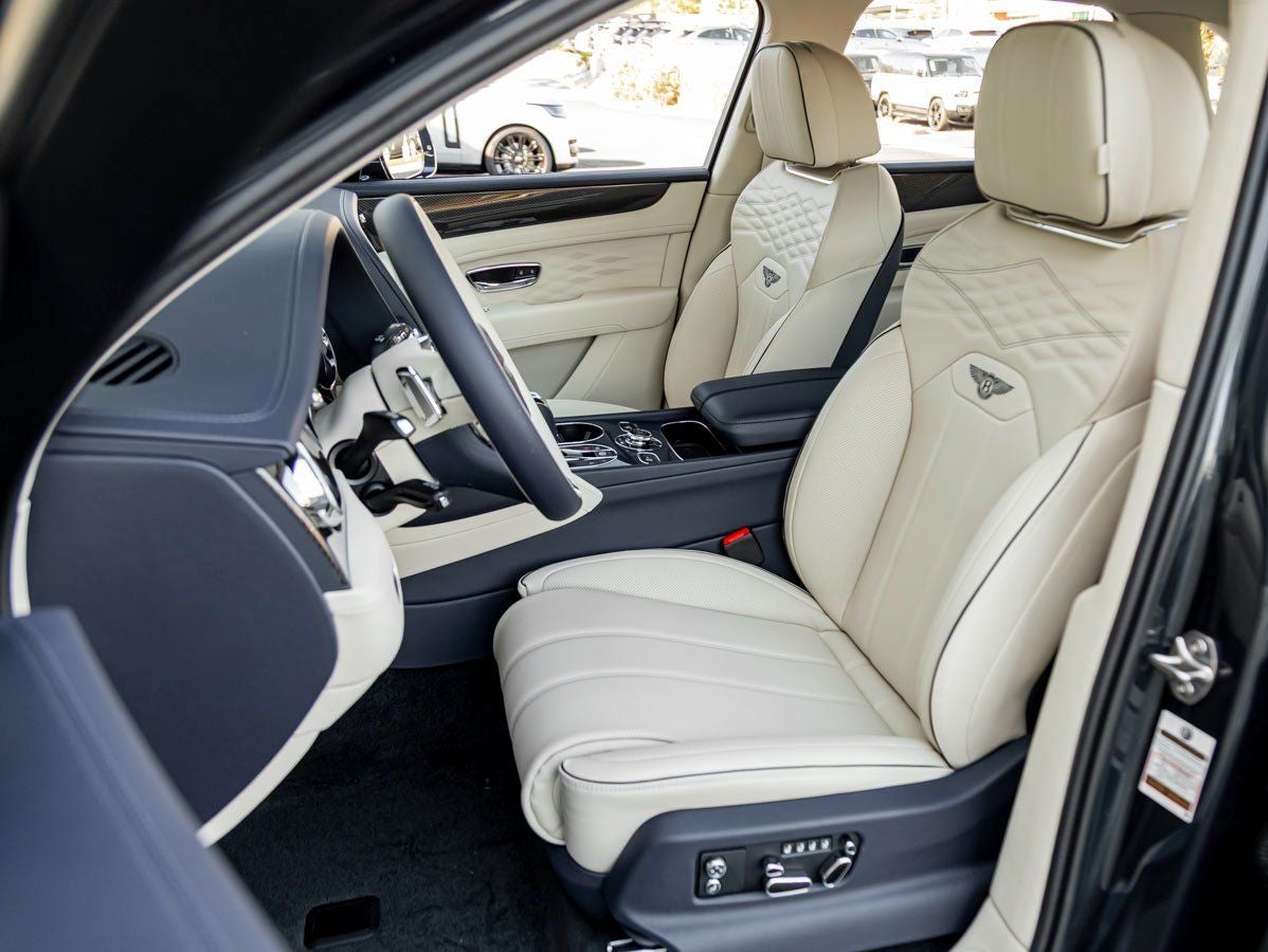 2025 Bentley Bentayga Atelier V8