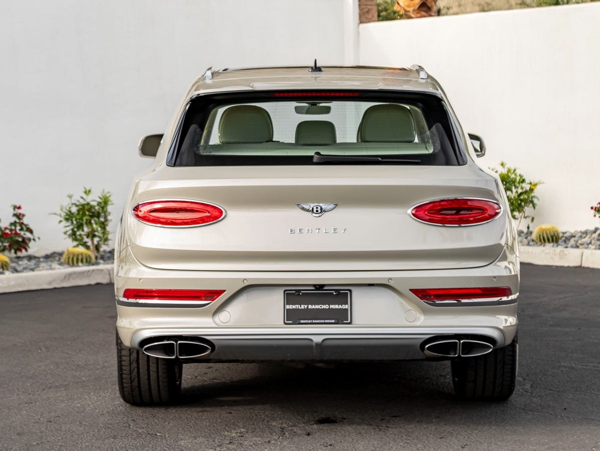 2023 Bentley Bentayga EWB Azure V8 Base