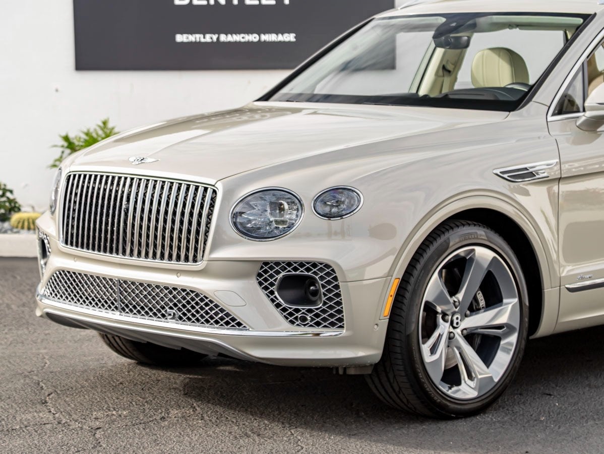 2023 Bentley Bentayga EWB Azure V8 Base