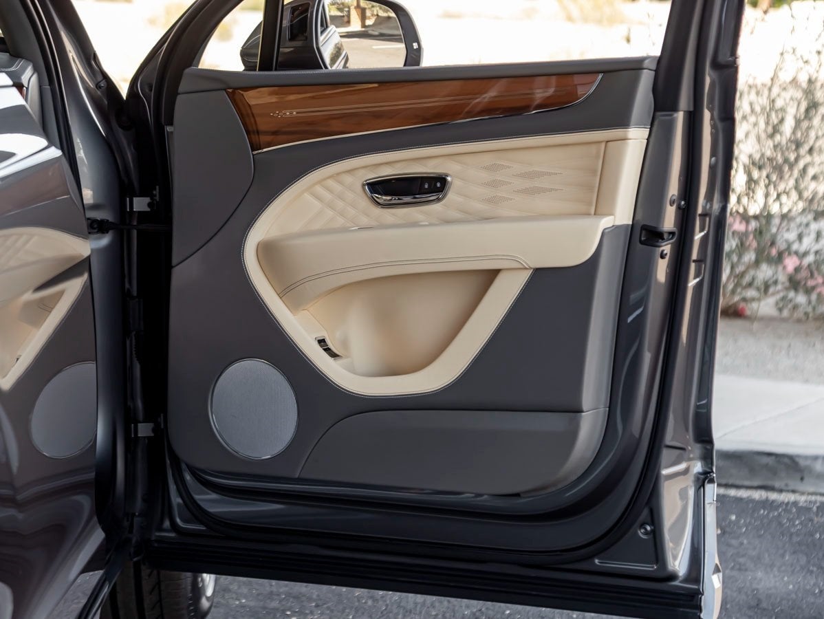 2023 Bentley Bentayga EWB Azure V8