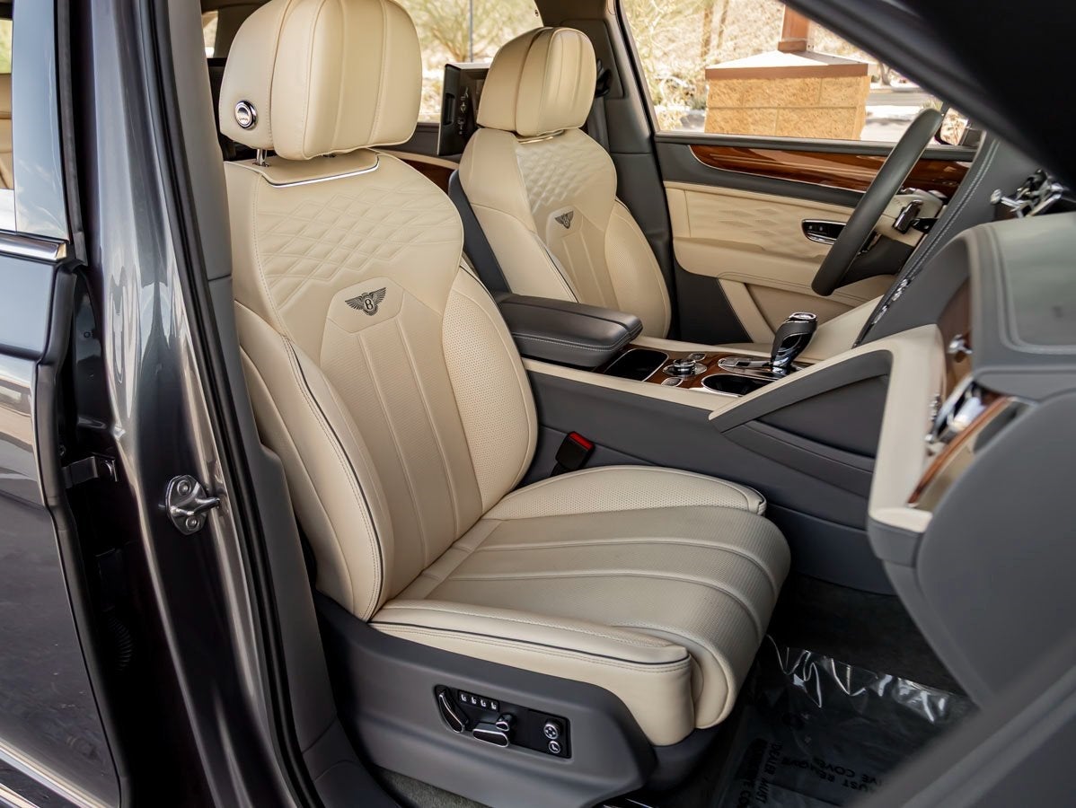 2023 Bentley Bentayga EWB Azure V8