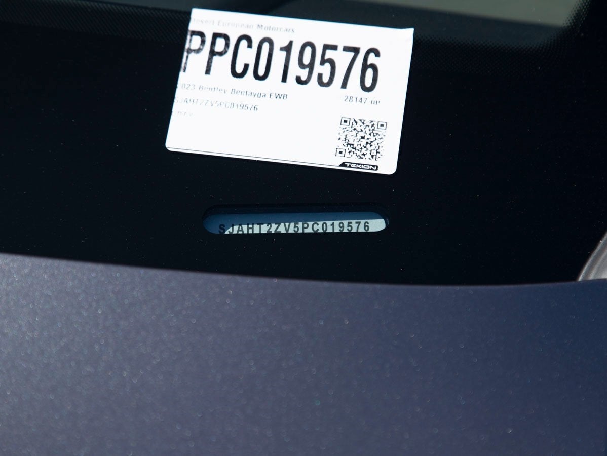 2023 Bentley Bentayga EWB Azure V8