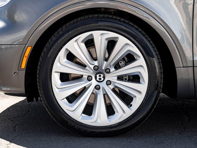 2023 Bentley Bentayga EWB Azure V8
