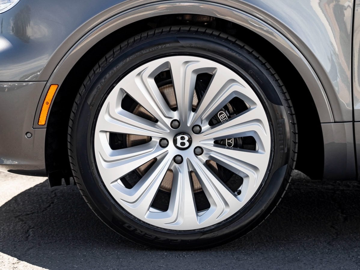 2023 Bentley Bentayga EWB Azure V8