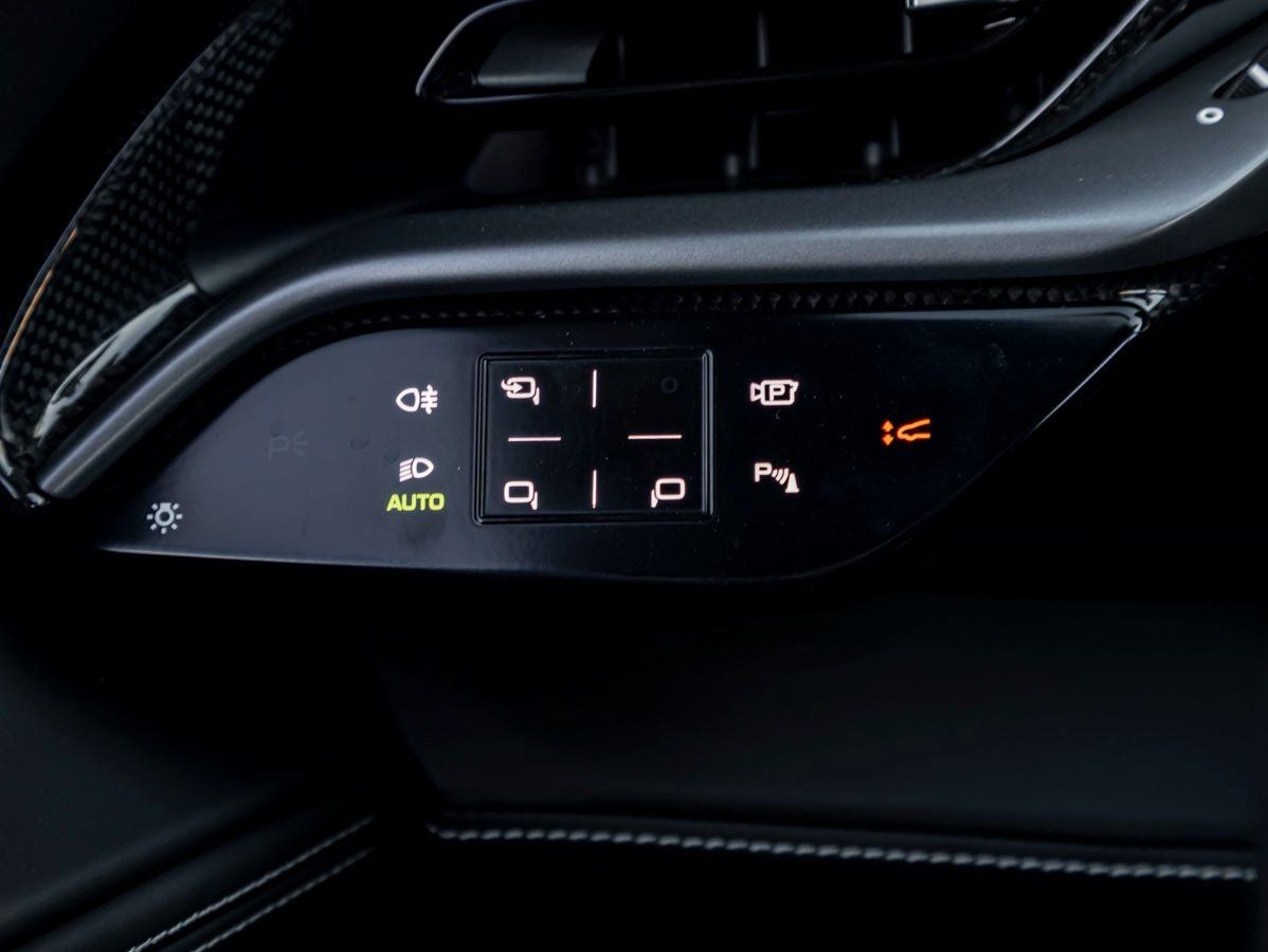 2023 Ferrari SF90 Stradale Base