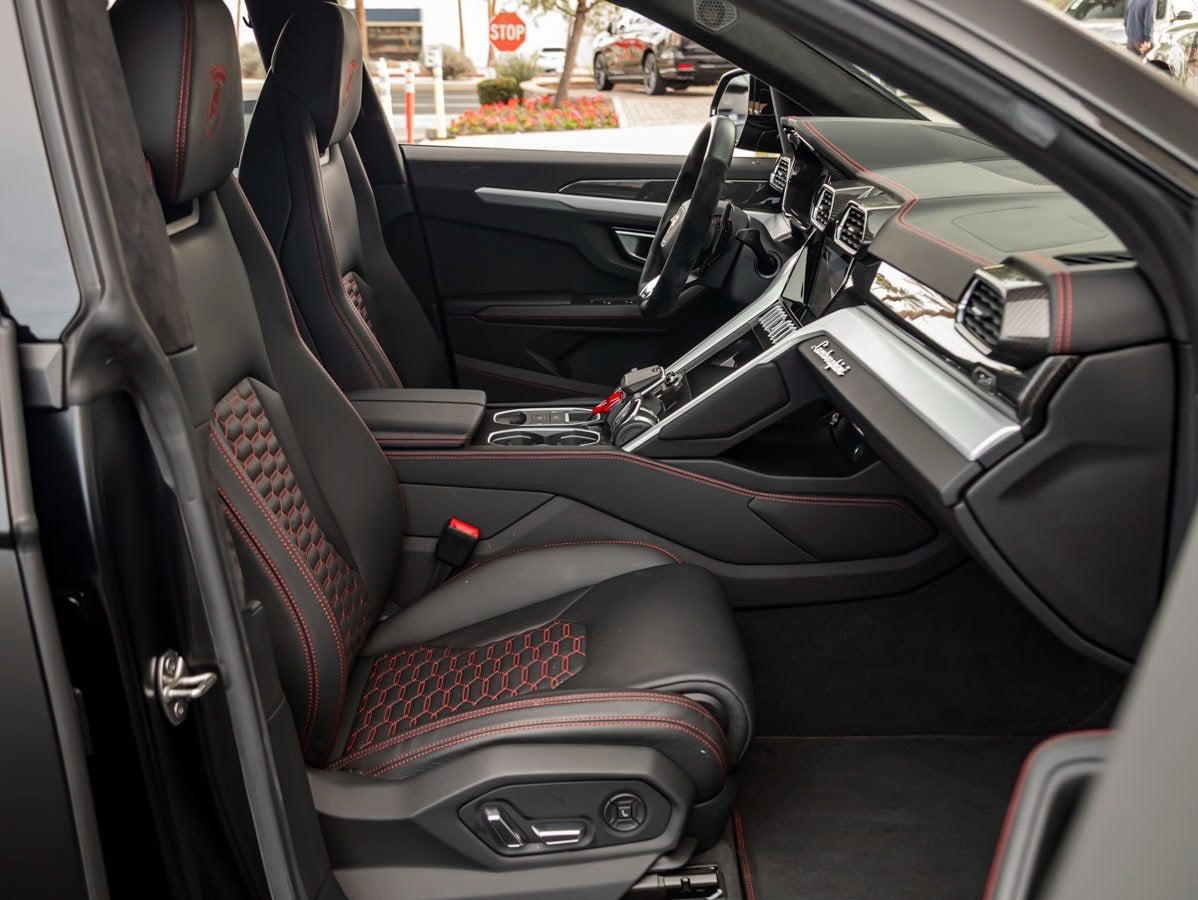 2020 Lamborghini Urus Base