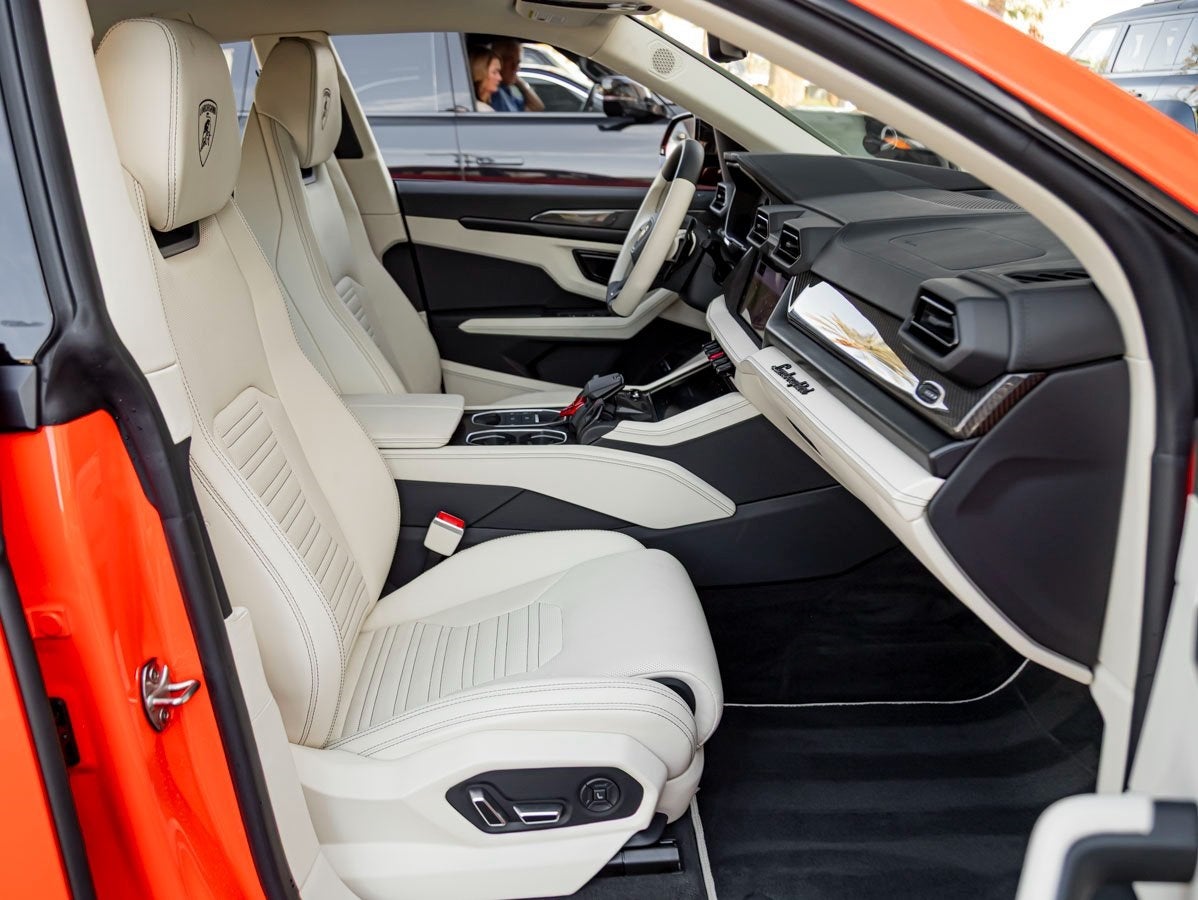 2025 Lamborghini Urus SE