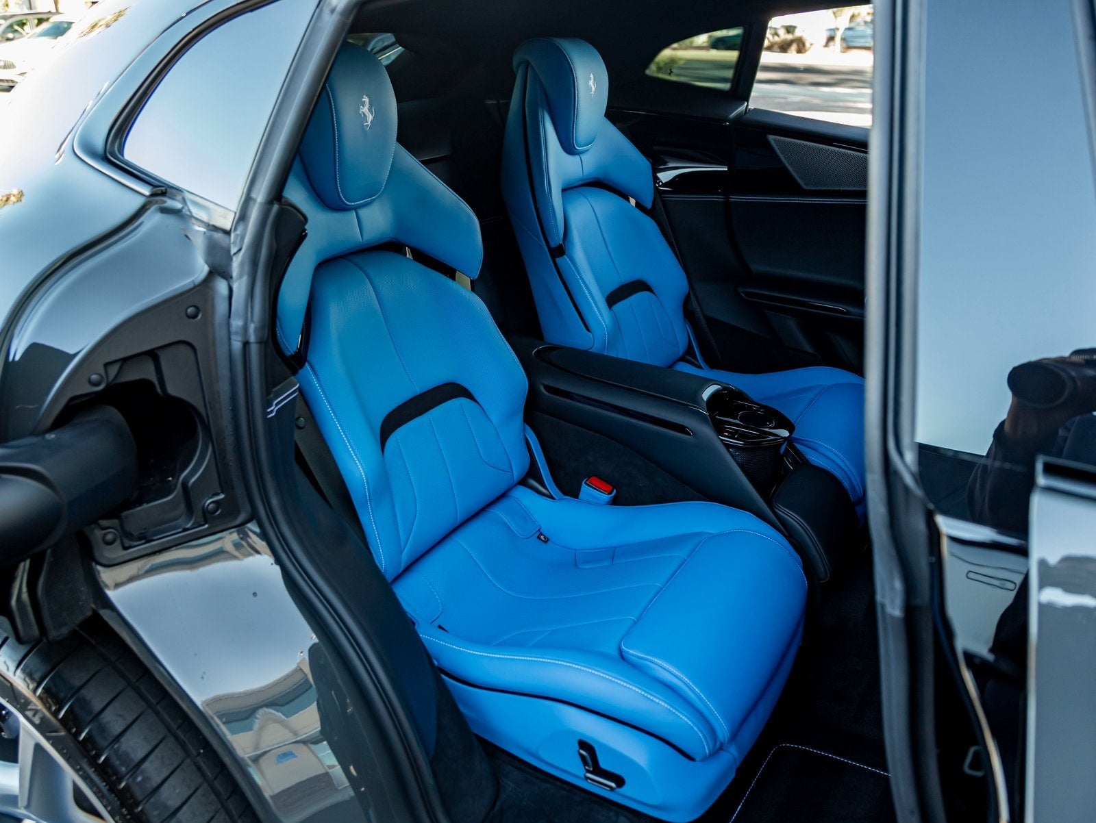 2025 Ferrari Purosangue Base