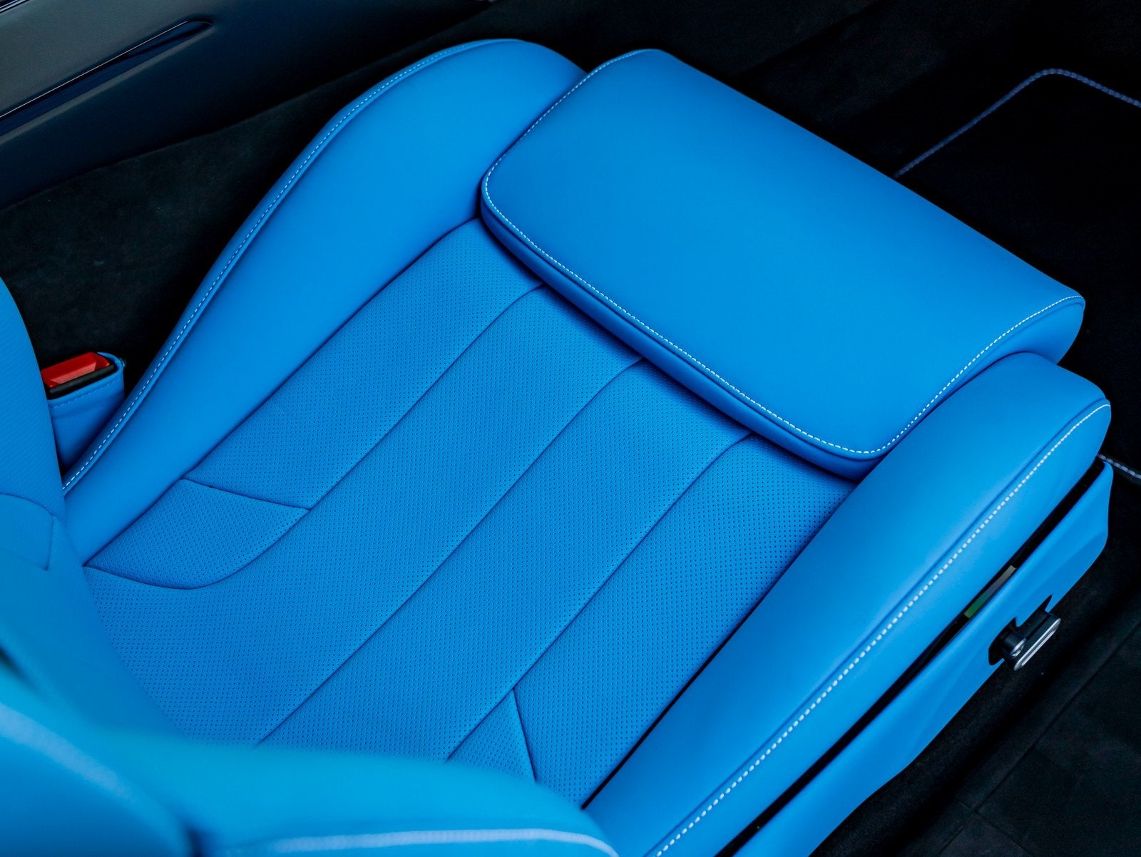 2025 Ferrari Purosangue Base